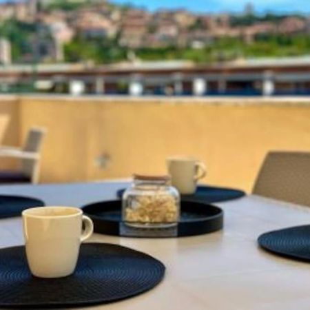 Апартаменты Exclusive Penthouse With 60 M2 Panoramic Terrace Перуджа Экстерьер фото