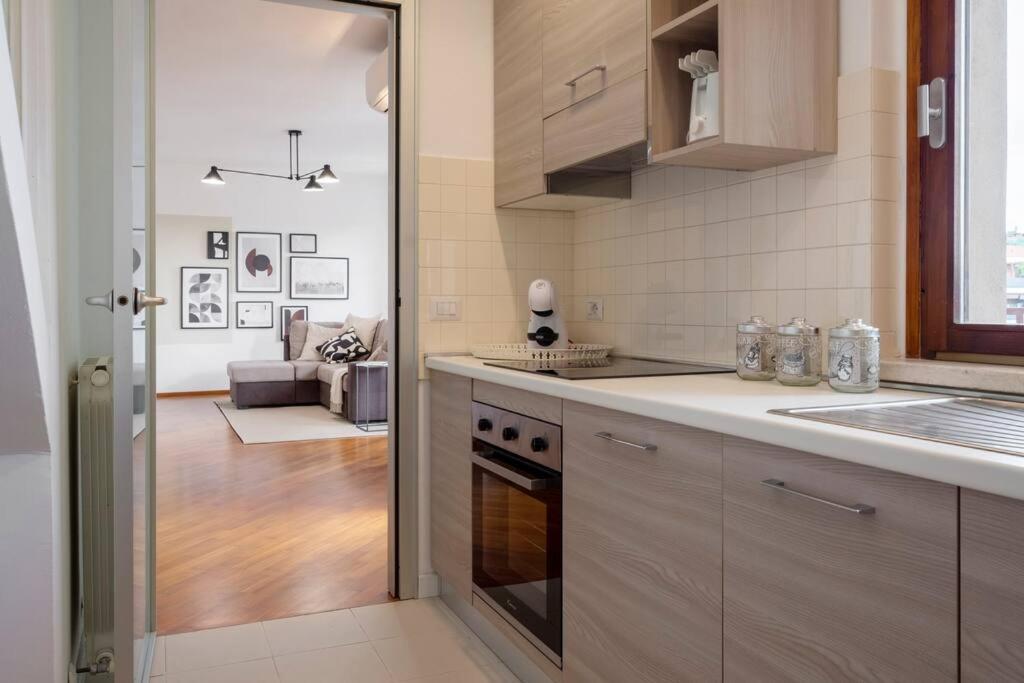 Апартаменты Exclusive Penthouse With 60 M2 Panoramic Terrace Перуджа Экстерьер фото